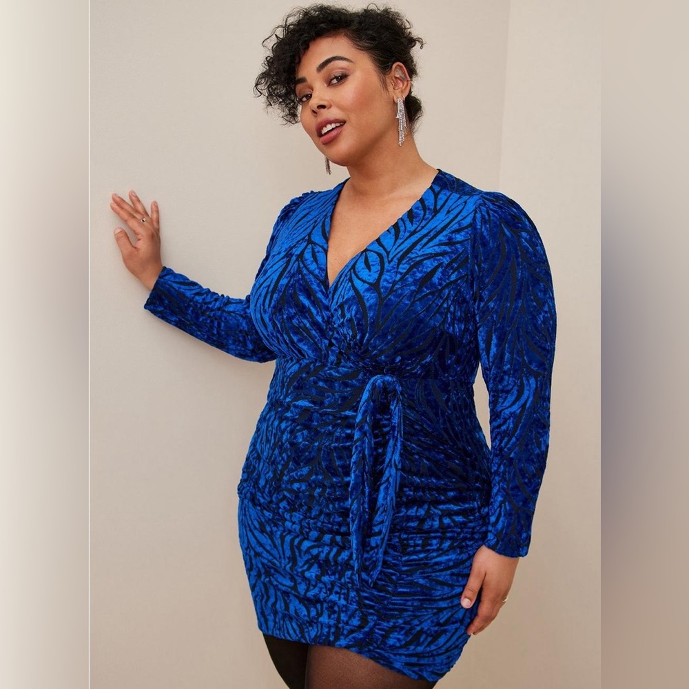 Torrid Blue Velvet Burnout At The Knee High Slit Dress Sz 26